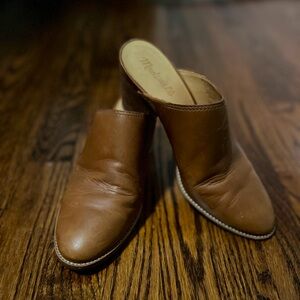 Madewell brown leather clogs